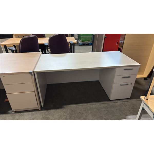 LIGHT GREY 6X2.5' SINGLE PEDESTAL DESK