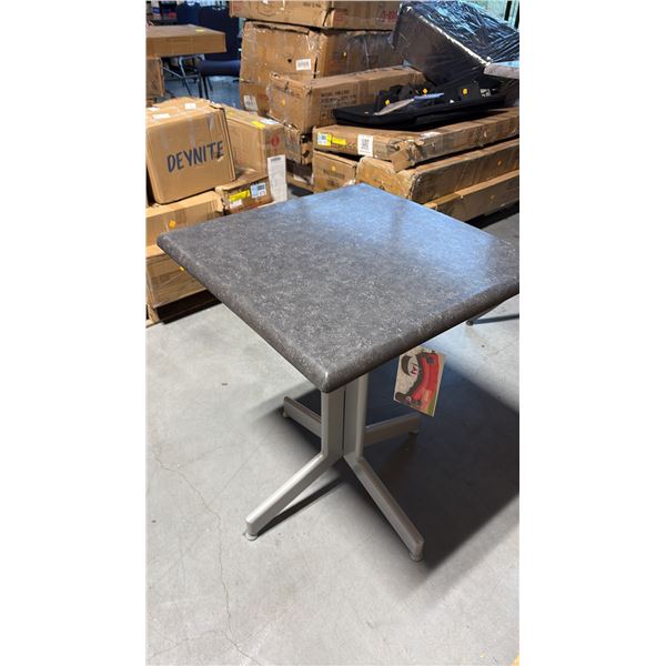 LARGE LOTS OF NEW YORK PATIO TABLES