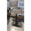 Image 2 : 4 METAL TRACTOR SEAT STOOLS