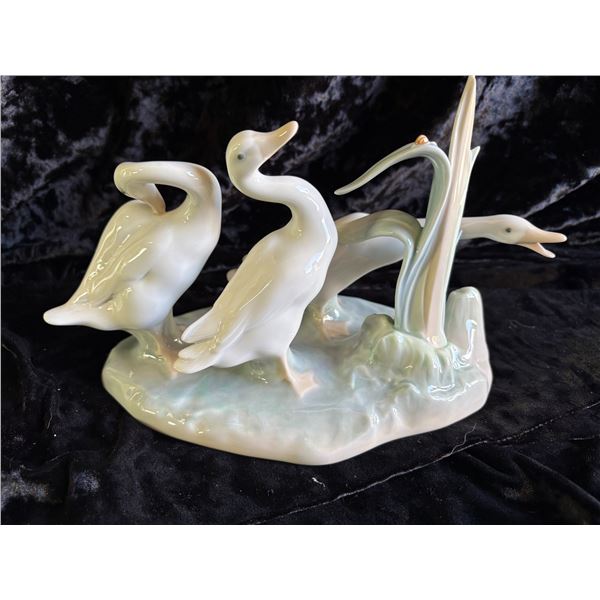 Lladro Group of Geese SC1 Cat A