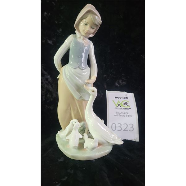 Lladro Girl Feeding Geese SC 1 Cat A
