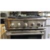 Image 3 : GE MONOGRAM STAINLESS STEEL GAS STOVE WITH ELECTRIC OVEN