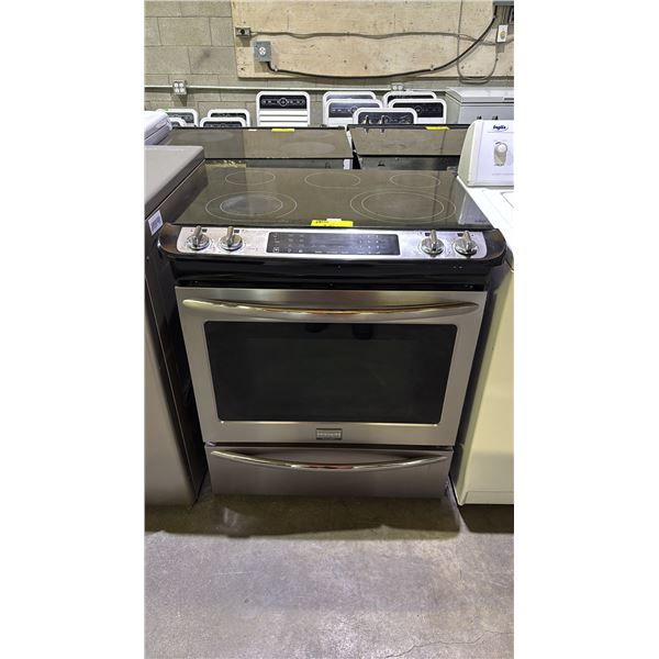 FRIGIDAIRE GALLERY STAINLESS STEEL ELECTRIC STOVE WITH CONVECTION OVEN
