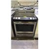 Image 1 : FRIGIDAIRE GALLERY STAINLESS STEEL ELECTRIC STOVE WITH CONVECTION OVEN
