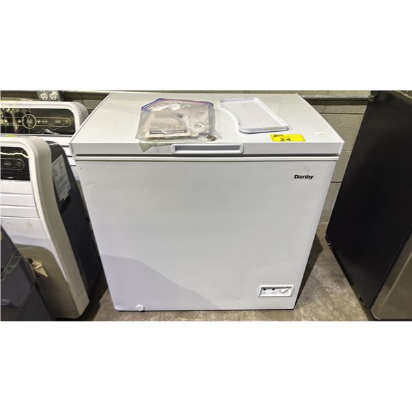 DANBY CONVERTIBLE CHEST FREEZER OR FRIDGE