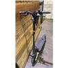 Image 2 : NAVEE ELECTRIC SCOOTER WITH CHARGER *WORKING CONDITION UNKNOWN/MAY BE MISSING PARTS AND OR PIECES*