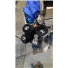 Image 2 : BENNINGTON GOLF BAG WITH ASSORTED CLUBS: SOME CLUBS HAVE COVERS