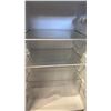 Image 3 : HISENSE MINI FRIDGE