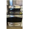 Image 1 : GE PROFILE ELECTRIC FLAT TOP RANGE WITH OVEN