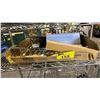 Image 1 : ULINE H-10500 WIRE SHELVING MULTI-BIN SLIDE