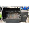 Image 2 : TRAEGER ELECTRIC SMOKER