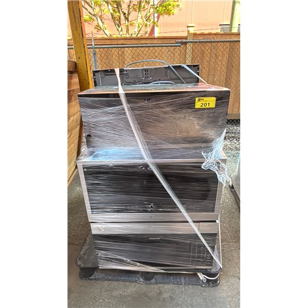 PALLET OF ASSORTED MICROWAVES (UNKNOWN WORKING CONDITION, MAY BE MISSING PARTS & PIECES)