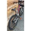 Image 3 : ROCKY MOUNTAIN ELEMENT 50 27 SPEED MOUNTAIN BIKE