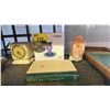 Image 3 : SHELF OF VINTAGE WASH BOARDS, SOLAR HUMMINGBIRD FEEDER, SALT LAMP, CLOCKS & MORE