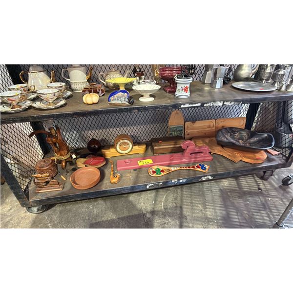 SHELF OF ASSORTED WOOD DECOR: MANTLE CLOCK, DECORATIVE SPOON, LARGE PAINTED BOWL & MORE