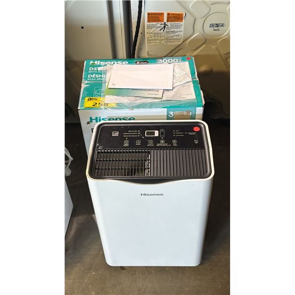 HISENSE 3000 SQ. FT. DEHUMIDIFIER WITH SLIDE-OUT BUCKET *IN BOX*