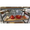 Image 1 : MANUAL COUNTER-TOP ORANGE JUICER, ENAMELED CAST IRON DUTCH OVEN, TAJIN & OSTER BLENDER