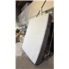 Image 2 : CASPER QUEEN SIZE MEMORY FOAM MATTRESS