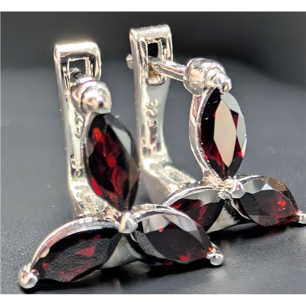 SILVER(3.1G), GARNET (1.5CT) EARRING, SUGGESTED RETAIL VALUE $240