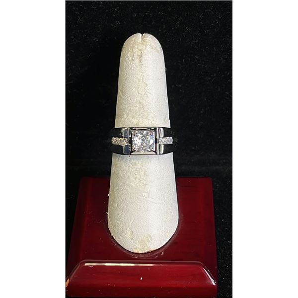 *NEW* PLATINUM PLATED 1CT SIMULATED DIAMOND (CZ) MAN'S RING - RESIZEABLE