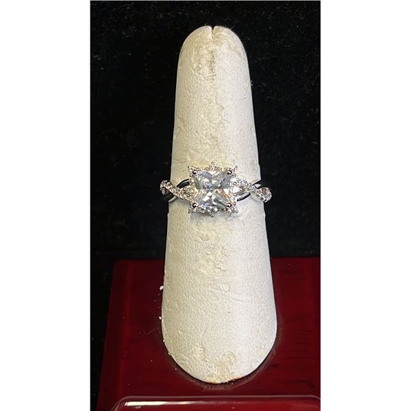*NEW* STERLING SILVER 1 CT SIMULATED DIAMOND (CZ) HALO TWIST RING: SIZE 7