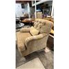 Image 2 : MILLING ROAD FABRIC UPHOLSTERED CHAIR WITH A BUTTON-TUFTED BACK
