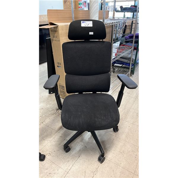 ERGONOMIC DESK CHAIR: ADJUSTABLE HEAD REST, ADJUSTABLE SEAT HEIGHT & DEPTH & ADJUSTABLE ARMS