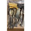 Image 2 : COLLECTION OF ASSORTED VINTAGE FLATWARE