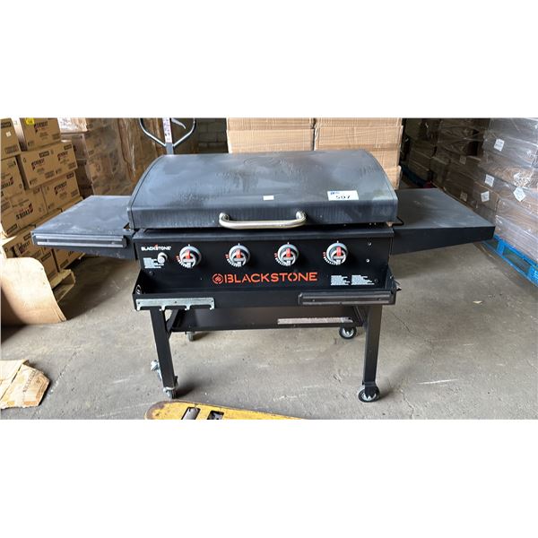 BLACKSTONE OUTDOOR GAS GRIDDLE M2256 (CLEANING REQUIRED)