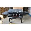 Image 1 : BLACKSTONE OUTDOOR GAS GRIDDLE M2256 (CLEANING REQUIRED)
