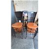 Image 1 : 6 STACKING METAL & WOOD CHAIRS