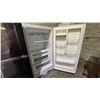 Image 2 : ELECTROLUX ICON STAINLESS STEEL 32" WIDE SWING DOOR COMMERCIAL FRIDGE