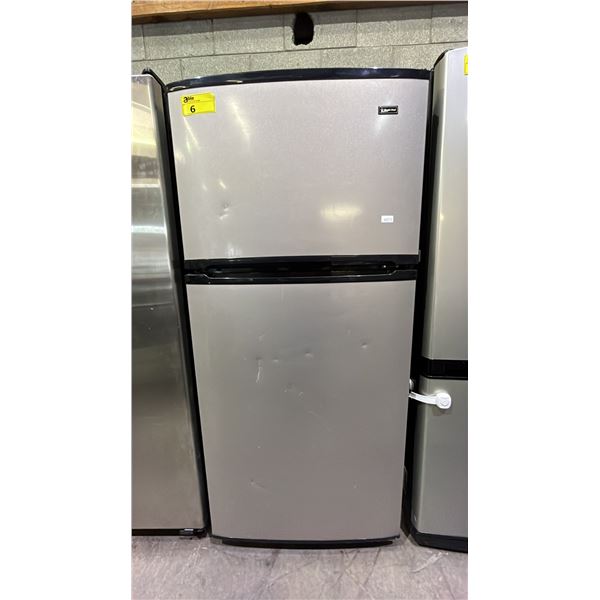 MAGIC CHEF STAINLESS STEEL 30" WIDE SWING DOOR REFRIGERATOR WITH TOP FREEZER
