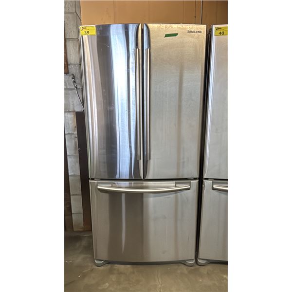 SAMSUNG 32" WIDE STAINLESS STEEL FRENCH DOOR FRIDGE WITH BOTTOM FREEZER DRAWER