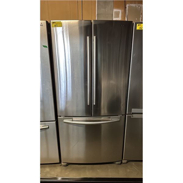 SAMSUNG 32" WIDE STAINLESS STEEL FRENCH DOOR FRIDGE WITH BOTTOM FREEZER DRAWER