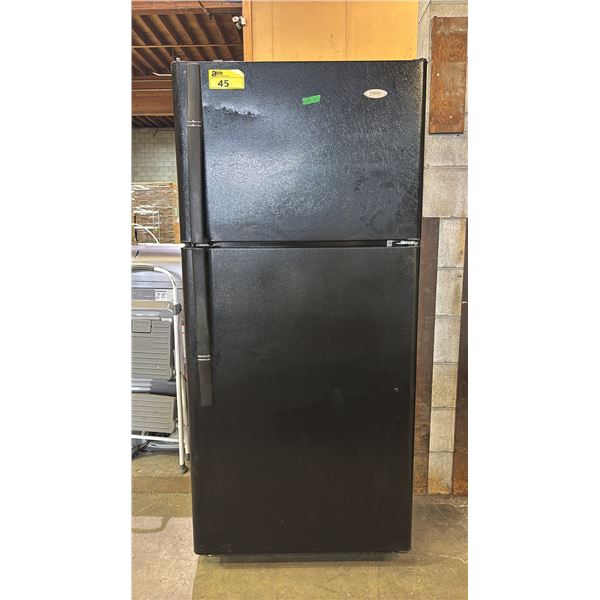 HAIER 30" WIDE BLACK SWING DOOR FRIDGE WITH TOP FREEZER