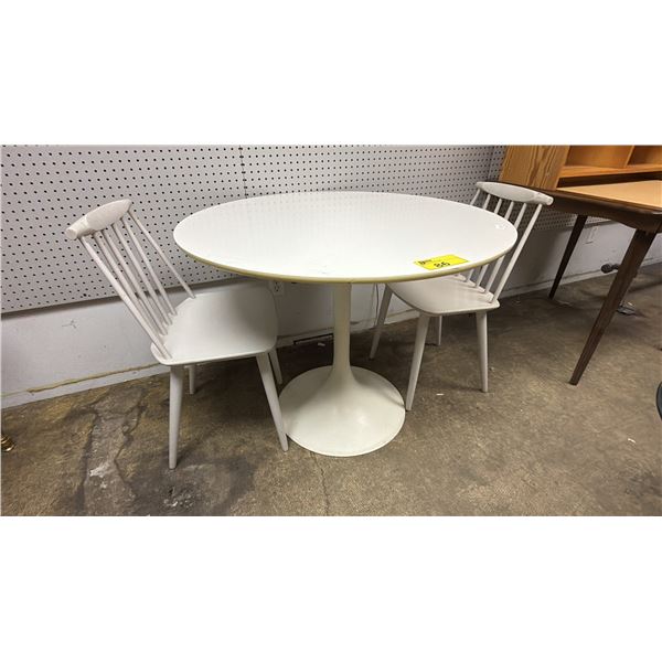 MCM TULIP TABLE WITH 2 CHAIRS 36" X 29"