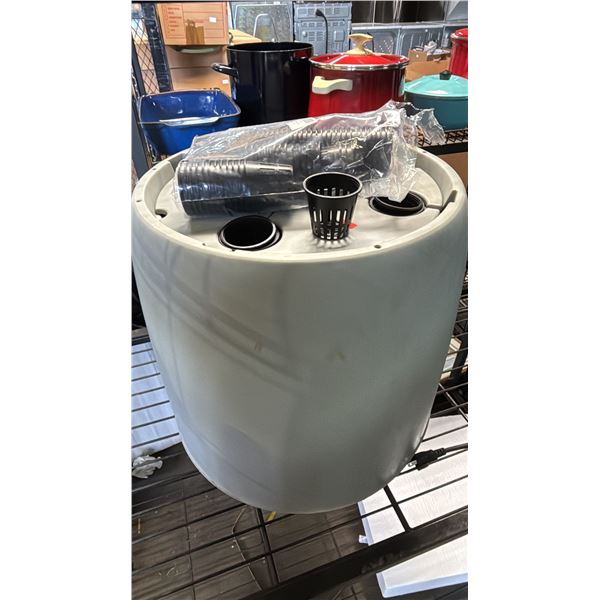 HYDROPONICS GROWING SYSTEM