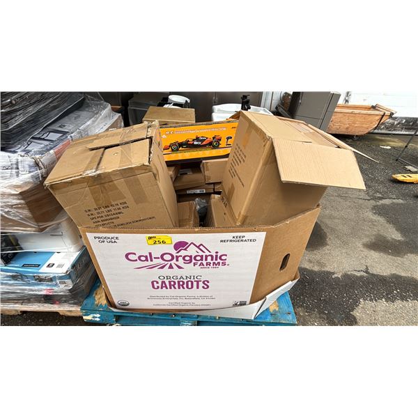 PALLET OF ASSORTED HOUSEHOLD ITEMS: UNDERBED STORAGE BAGS, LARGE IRONING BOARD COVERS, CAR