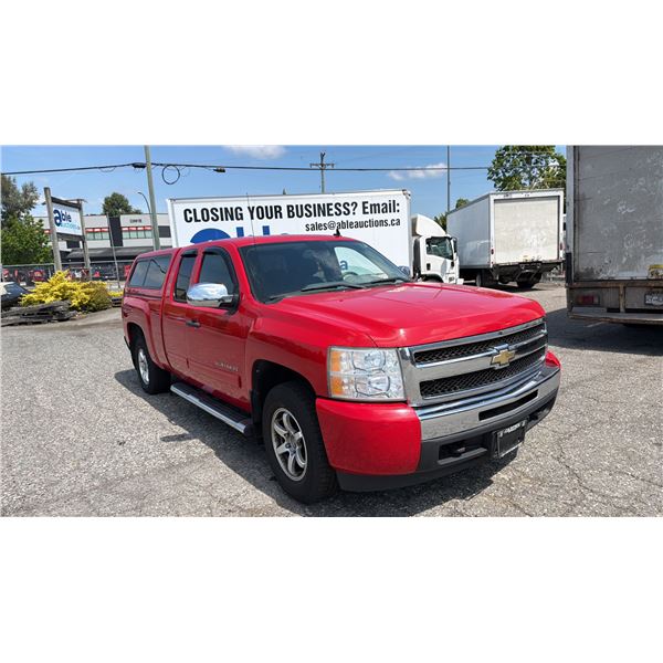 2010 CHEVROLET SILVERADO 1500 LS, 4DR CREW CAB PU, RED, VIN 1GCSKREA8AZ209119,