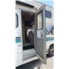 Image 8 : 1995 CHEVROLET G-SERIES, MOTOR HOME, WHITE, VIN 1GBJG31K8SF159466,