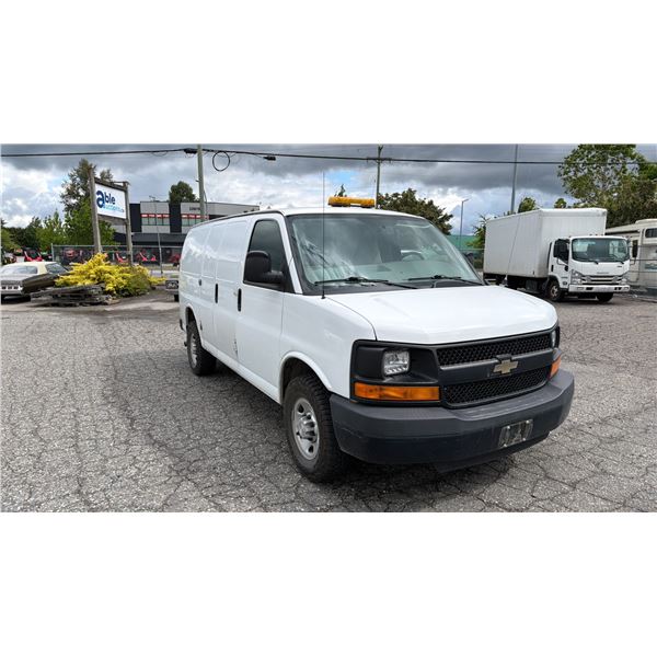 2016 CHEVROLET EXPRESS, 3DR CARGO VAN, WHITE, VIN 1GCWGAFFXG1137426,