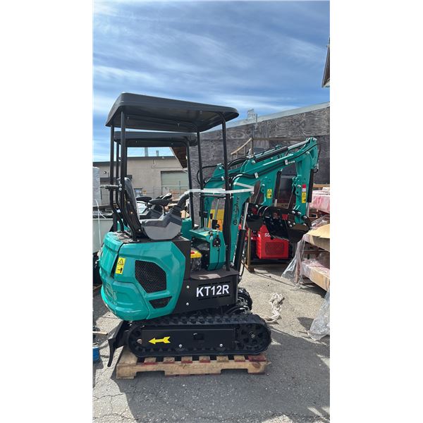 *NEW* CFG INDUSTRIAL KT12R MINI EXCAVATOR WITH KEY & REPAIR TOOL BOX - 810KG LOAD CAPACITY