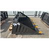 Image 2 : *NEW* GIYI RB66 SKID STEER ROCK BUCKET