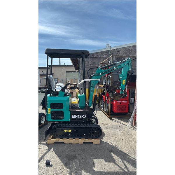 *NEW* CFG INDUSTRIAL KT12R MINI EXCAVATOR WITH KEY & REPAIR TOOL BOX - 810KG LOAD CAPACITY