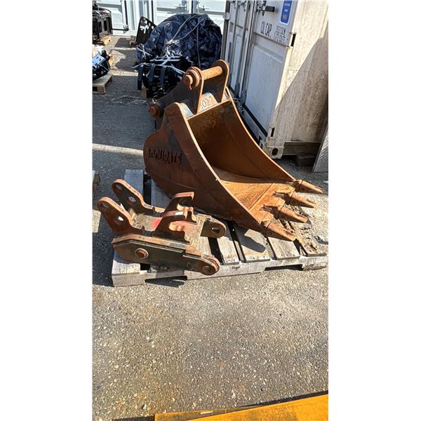 ACCURATE EXCAVATOR DIGGING BUCKET WITH TEETH & COUPLER