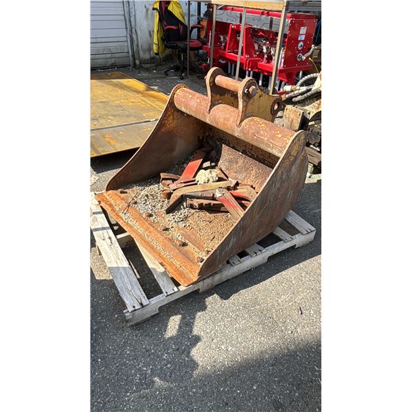 BRANDT EXCAVATOR BUCKET