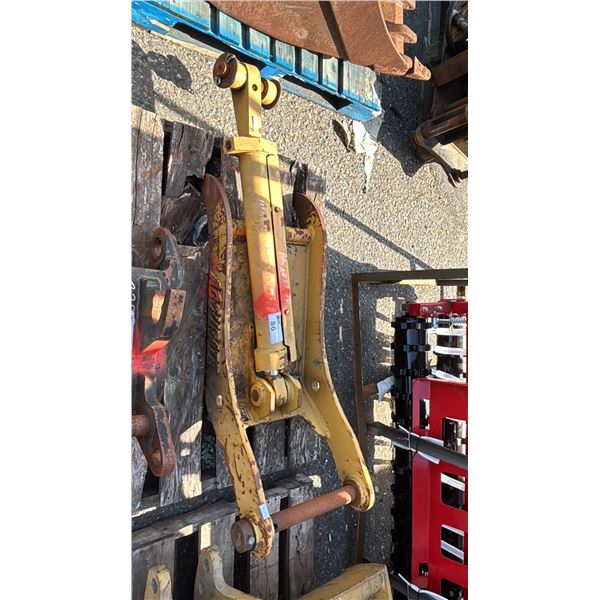 ACCURATE HYDRAULIC THUMB ATTACHMENT