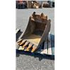 Image 1 : EXCAVATOR DIGGING BUCKET WITH TEETH