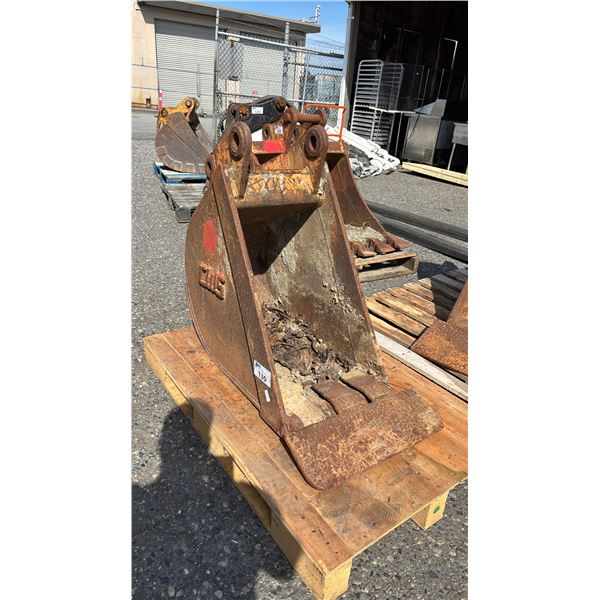 HEAVY DUTY EXCAVATOR BUCKET